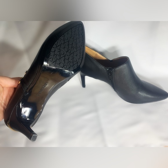 *BRAND NEW/NEVER WORN* Calvin Klein Jennavie Ankle Heels - Picture 2 of 4